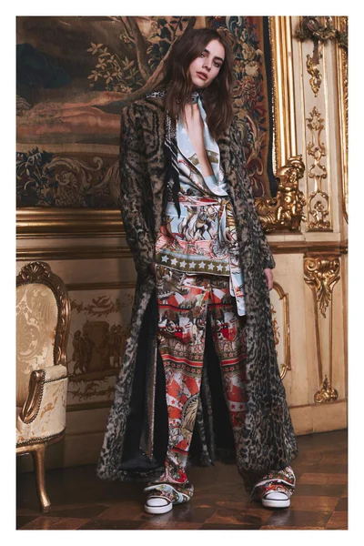 Look 30